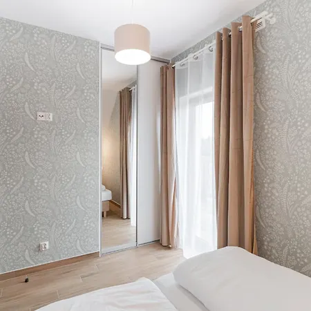 Marzen Dream Haus *